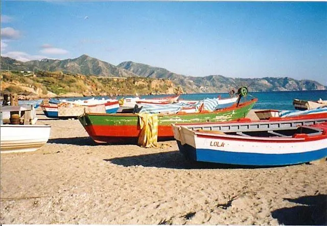 Apartamento Nerja 1ª linea de Playa de Burriana , terraza grande al mar